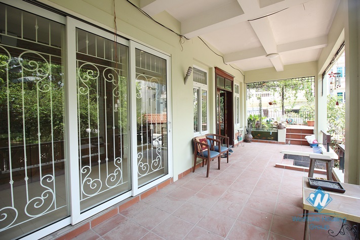 A huge 5  bedroom villa with indoor swimming pool for rent in Vuon Dao
